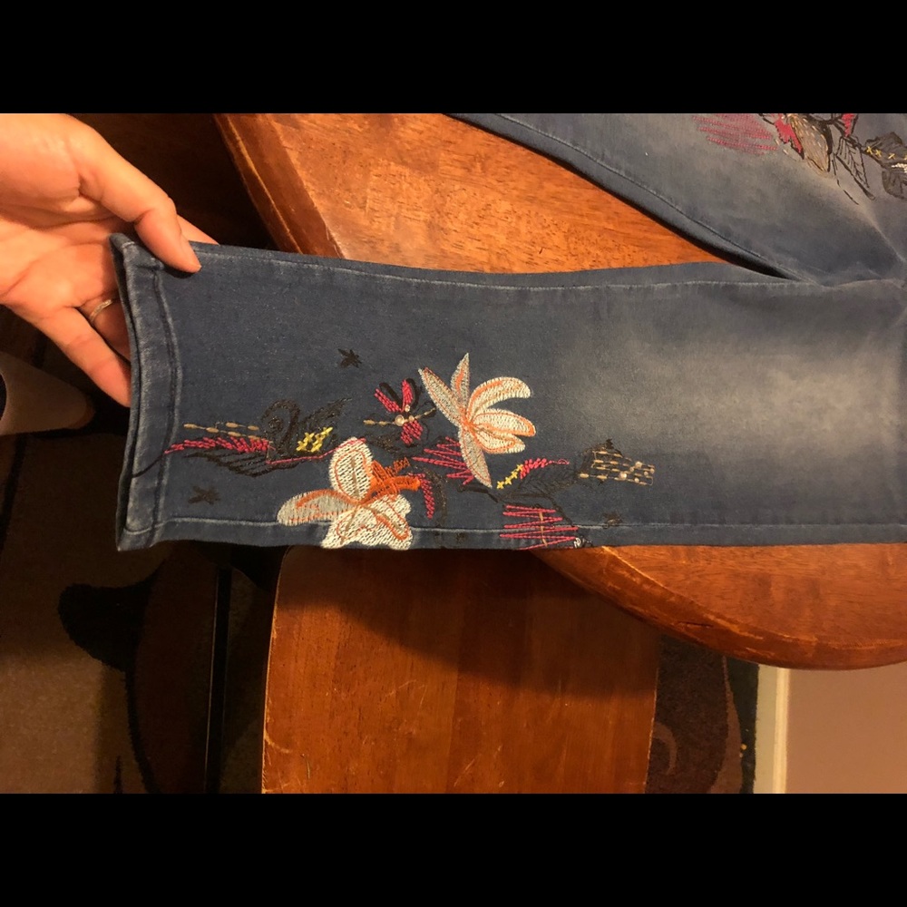 Jeans - Picture 3 of 4